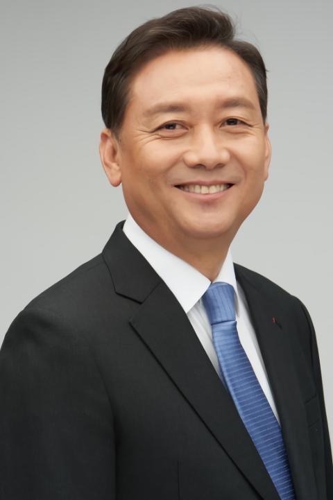 Lee_Kwang-jae_official_portrait_(21st_National_Assembly) (1).png.jpg