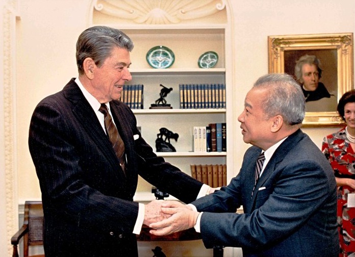 HM_Norodom_Sihanouk_with_U.S._President_Reagan_(1988).jpg