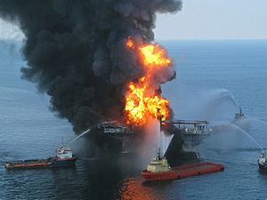 300px-Deepwater_Horizon_offshore_drilling_unit_on_fire_2010.jpg