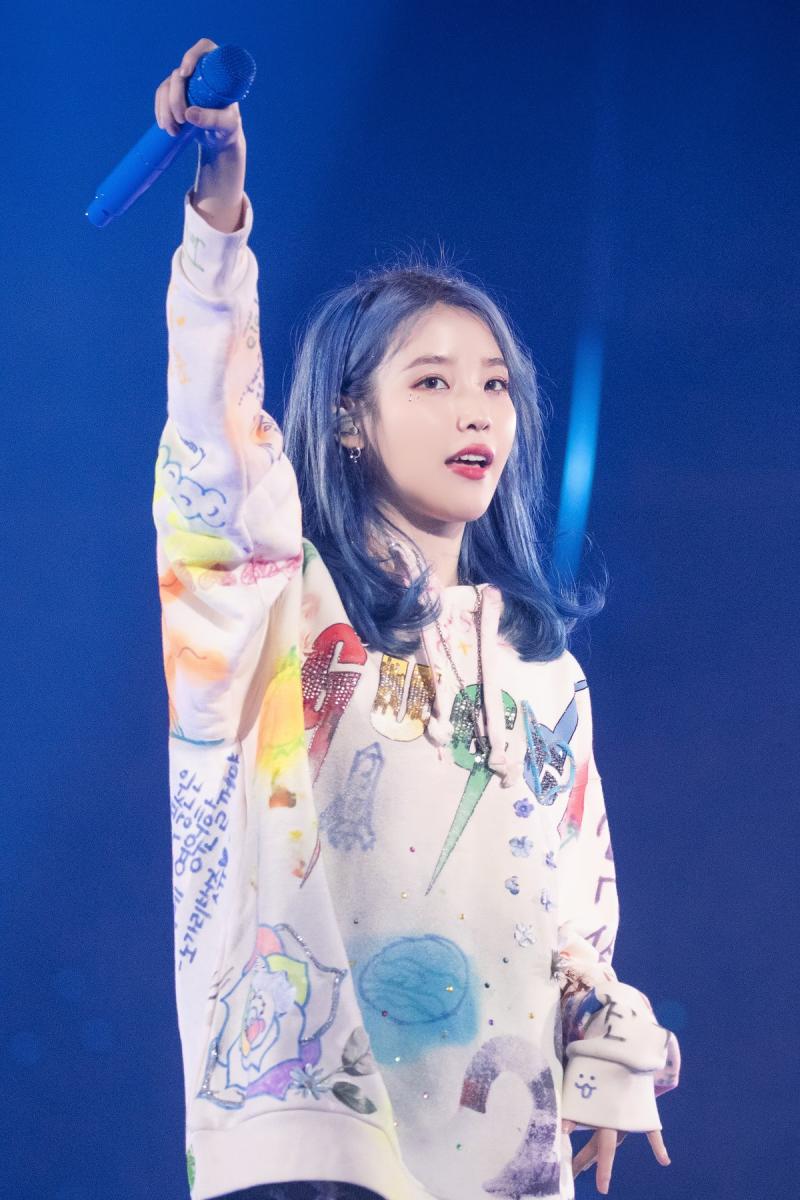 1200px-IU_in_22Love_Poem_22_Concert_in_Seoul_on_23rd_November_2019.jpg