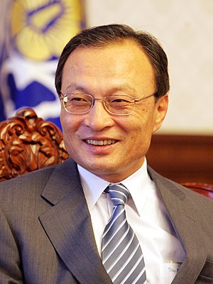 Lee_Hae-chan_prime_ministerial_portriat_(cropped).jpg