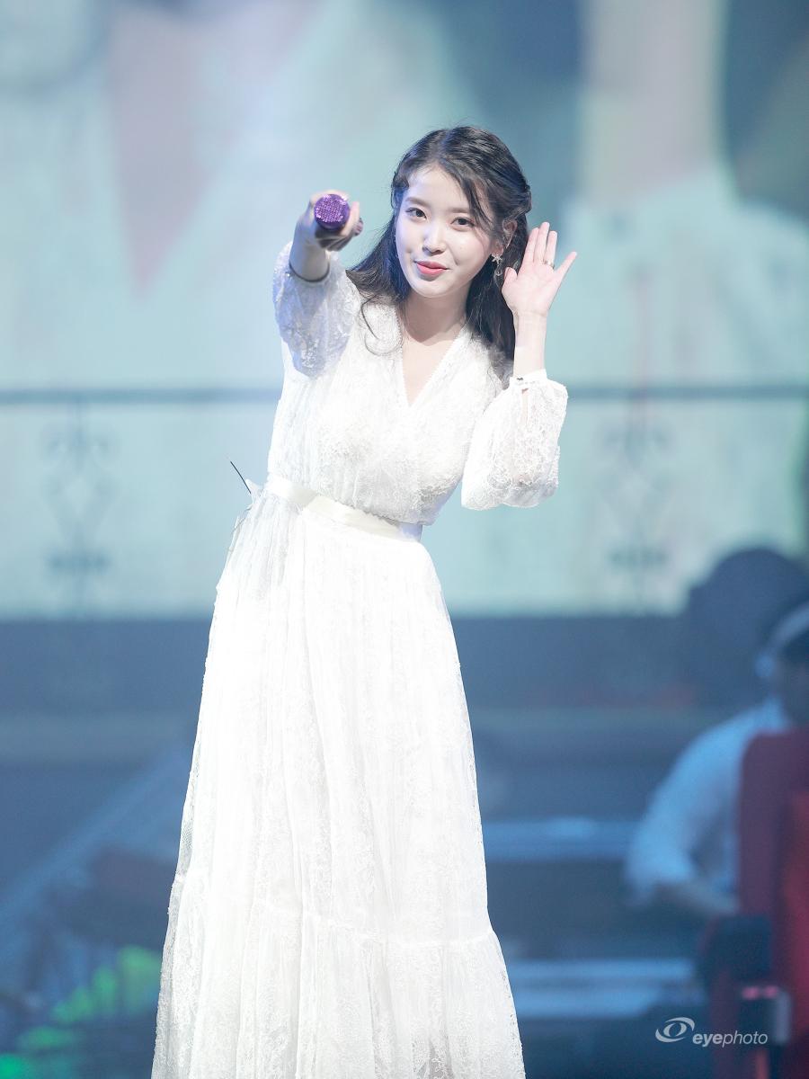 아이유1.jpg