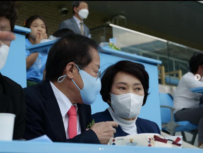 홍카축구장1.png.jpg