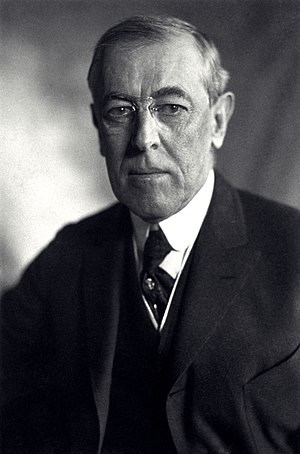 Thomas_Woodrow_Wilson,_Harris_&_Ewing_bw_photo_portrait,_1919.jpg