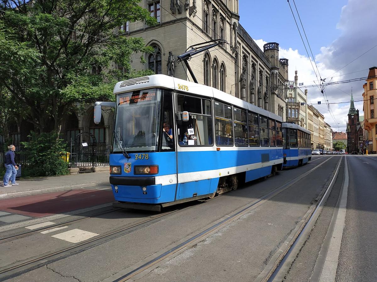 1280px-Tram_Wroclaw,_Protram_204WrAs_n°2478.jpg